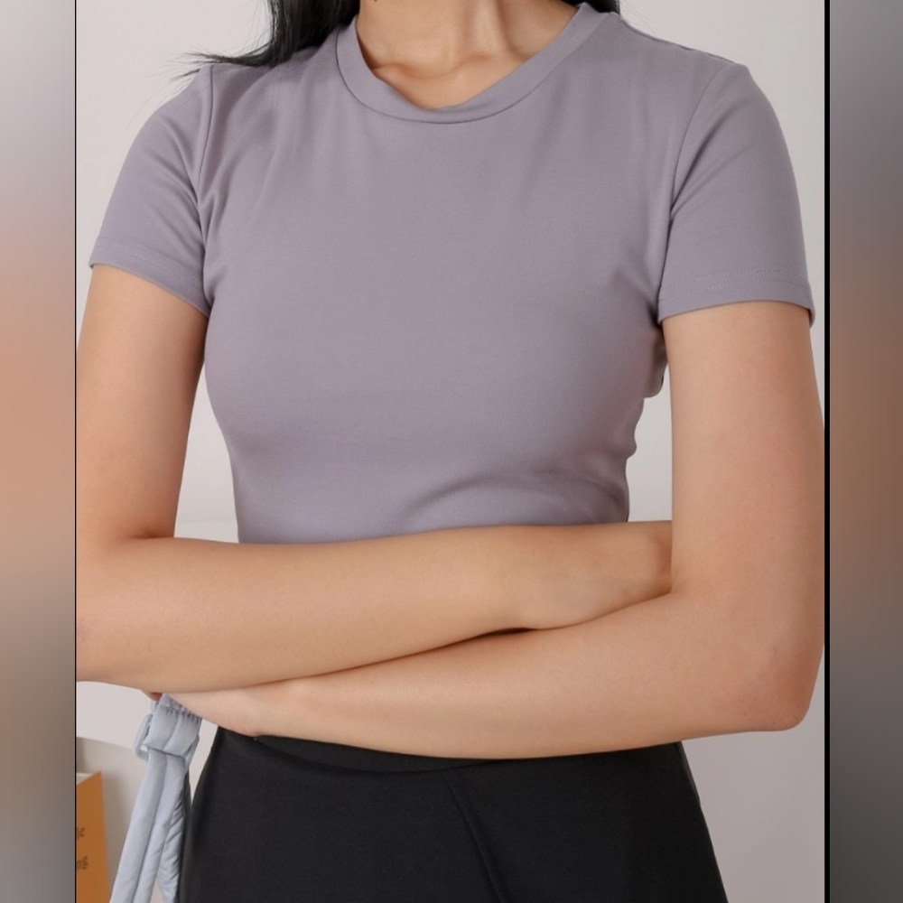 Aritzia TNA Crew neck Crew t-shirt lilac pastel purple medium